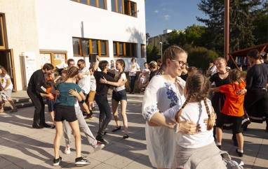 Volně folklórně aneb Večerní hraní na libovolnou notu | Mělnické kulturní centrum