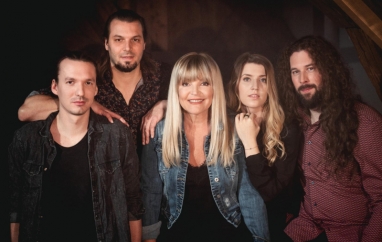 Věra Martinová & Meritum: 40 let na sólové dráze | Mělnické kulturní centrum